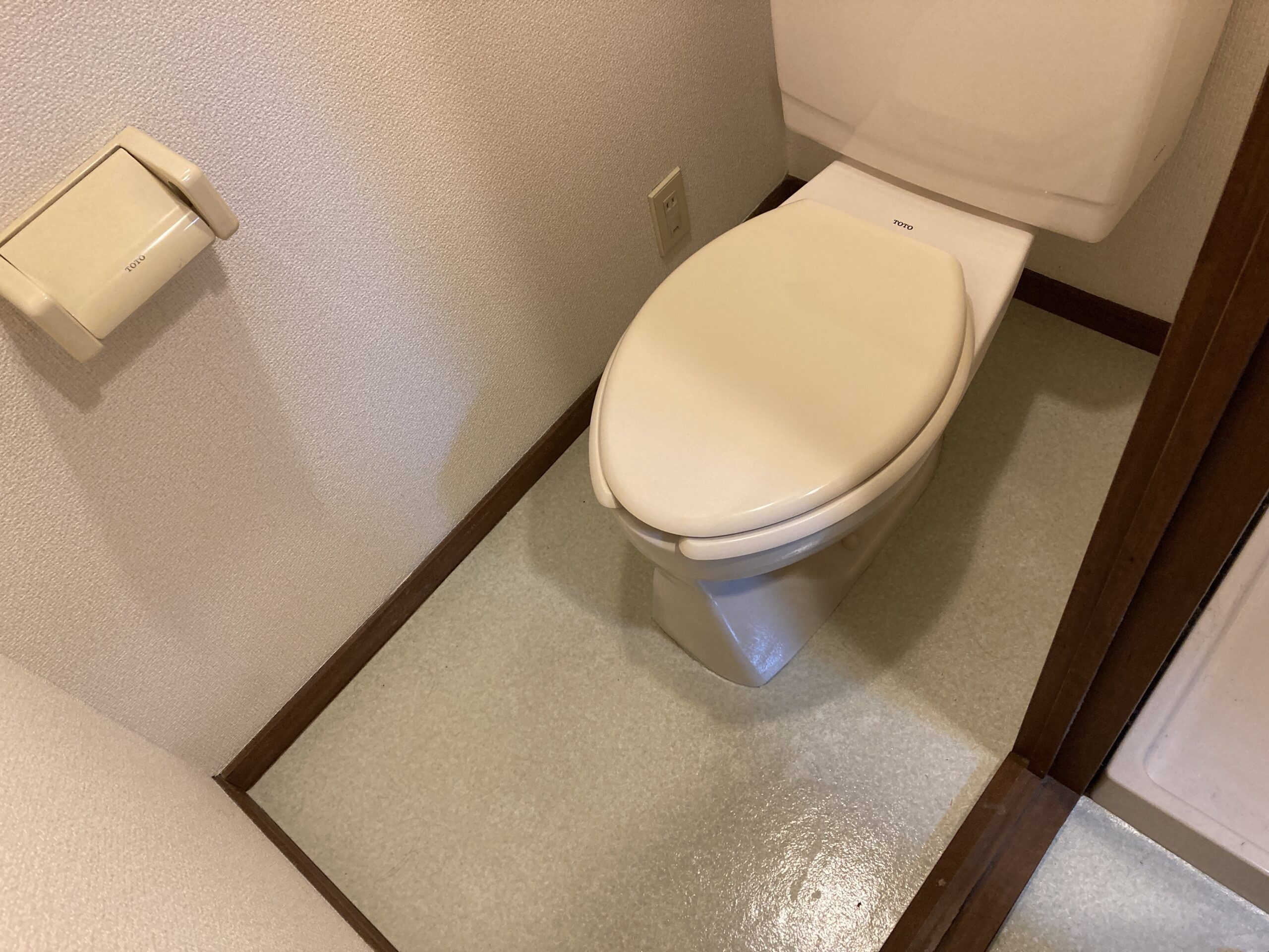 リノベーション前のトイレです