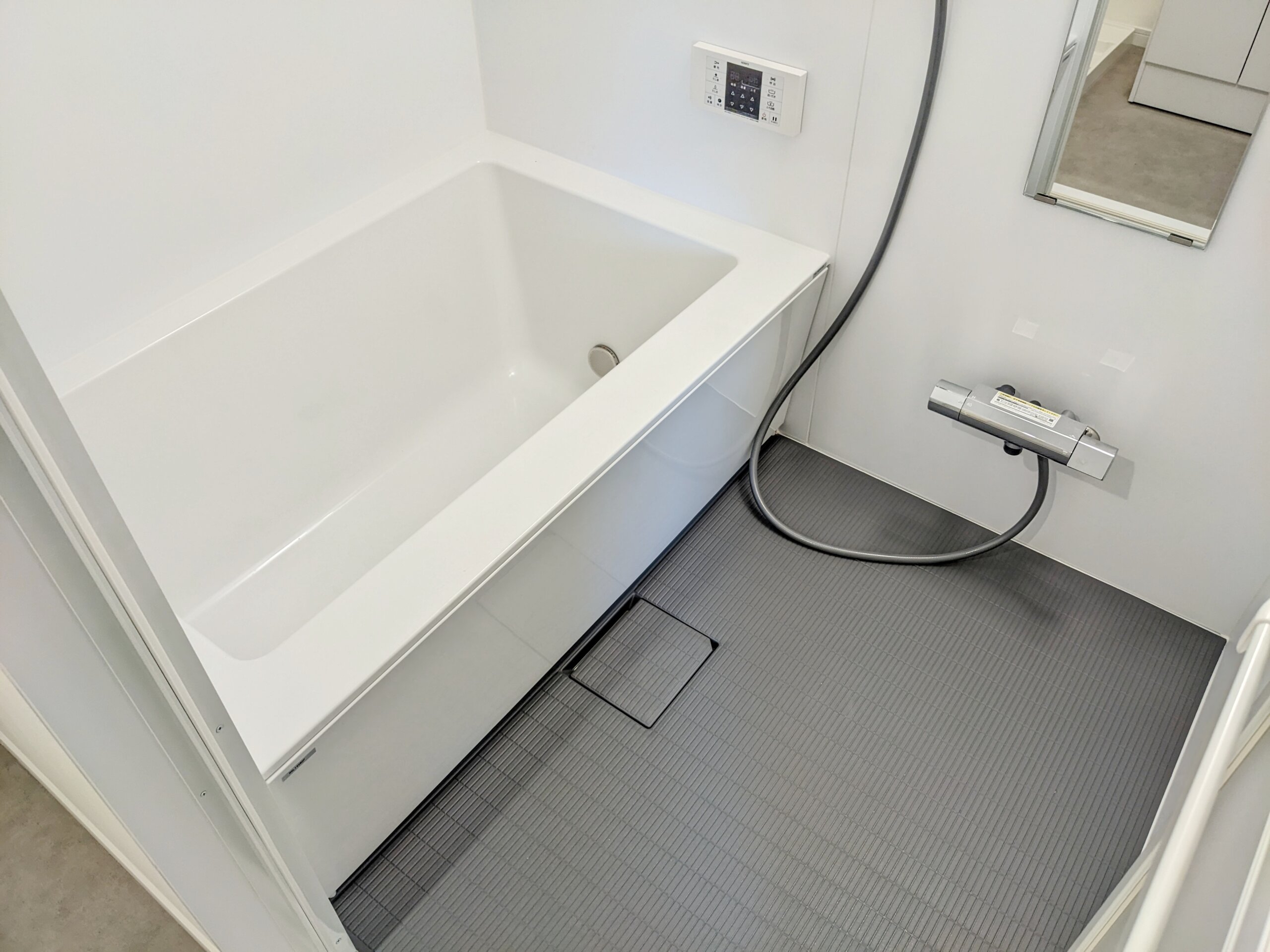 お風呂には追い炊き機能も付け、快適に過ごせる浴室にしました。