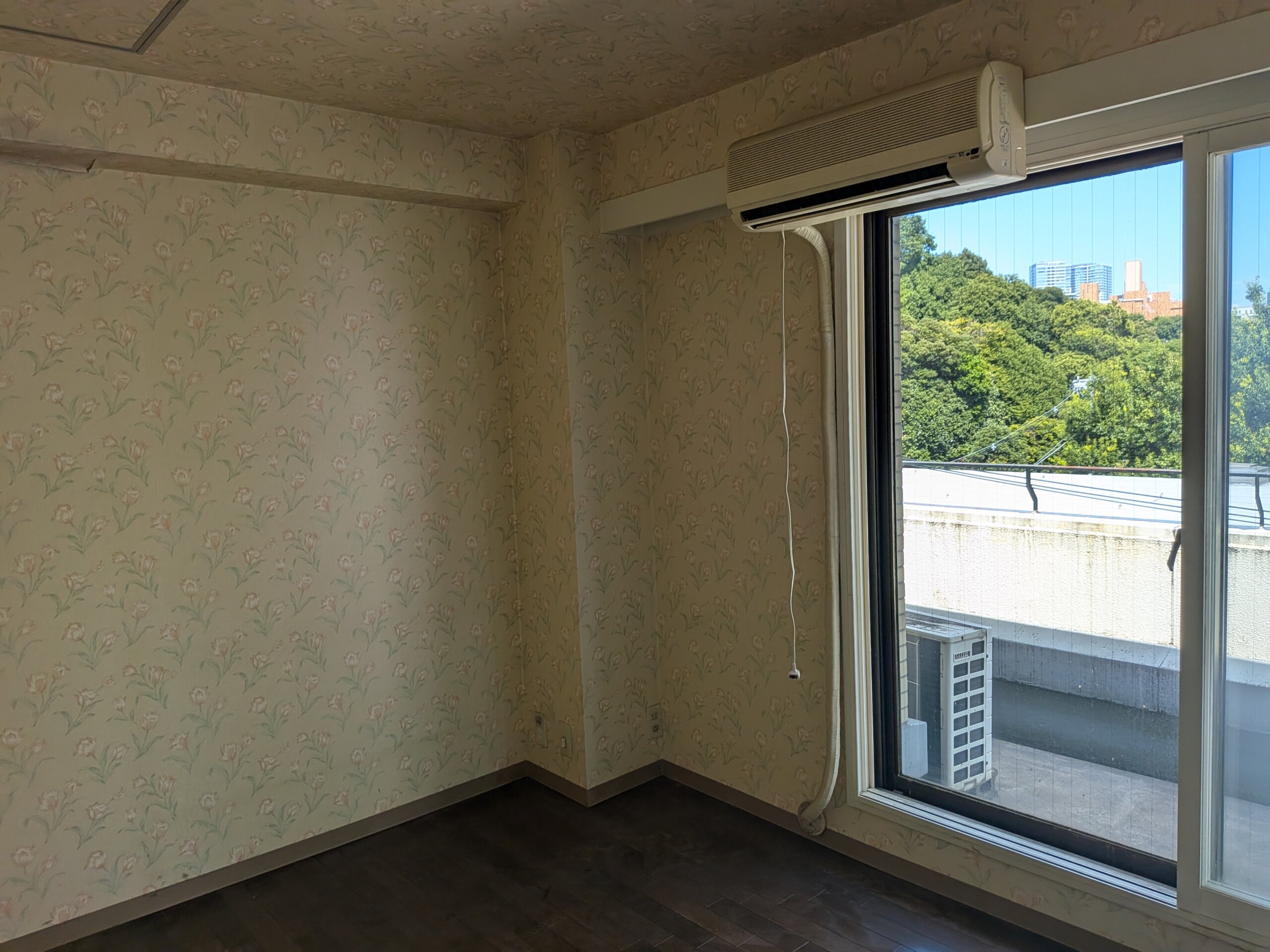 リノベーション前の寝室です。