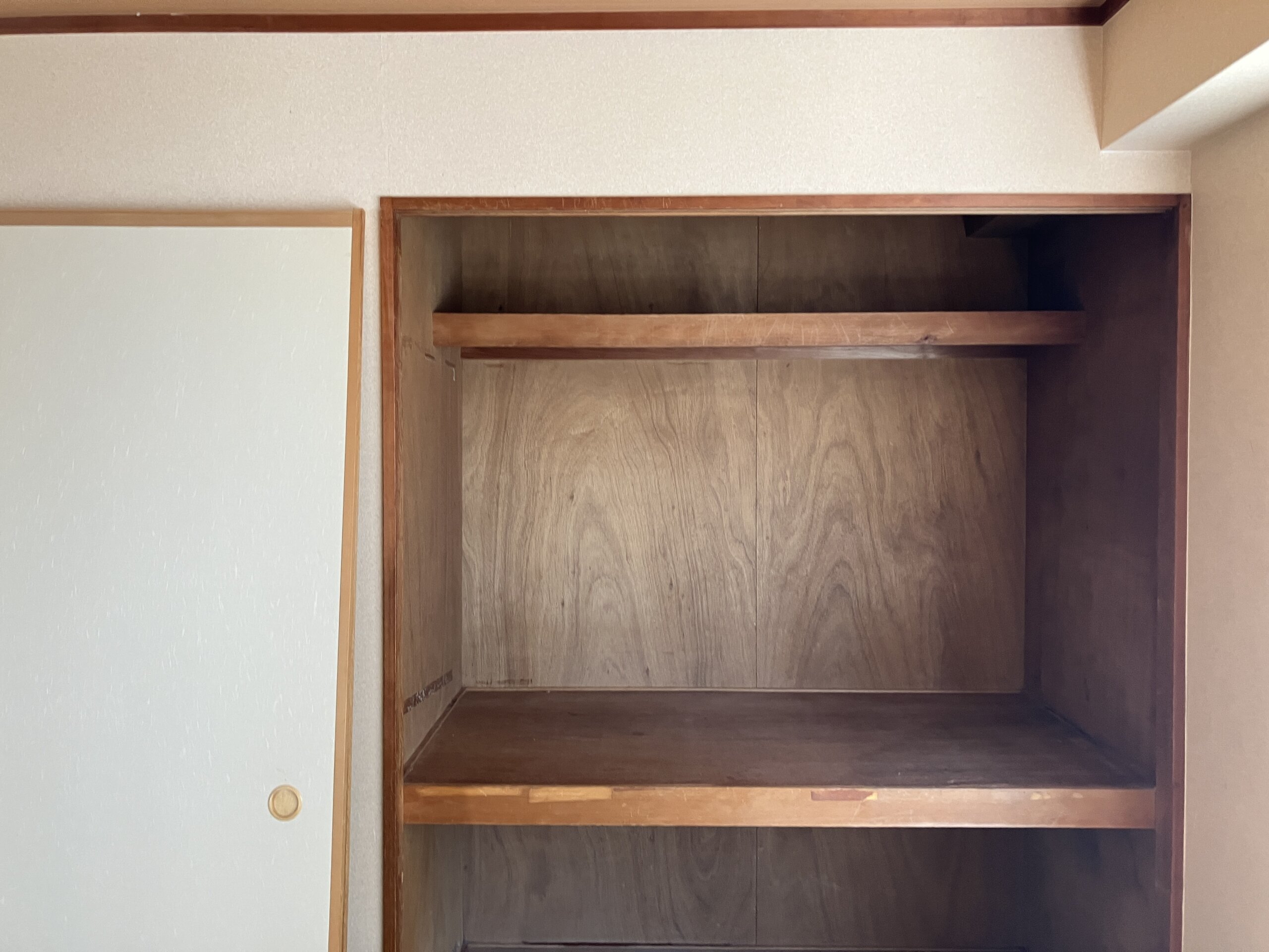 リノベーション前の収納です。
