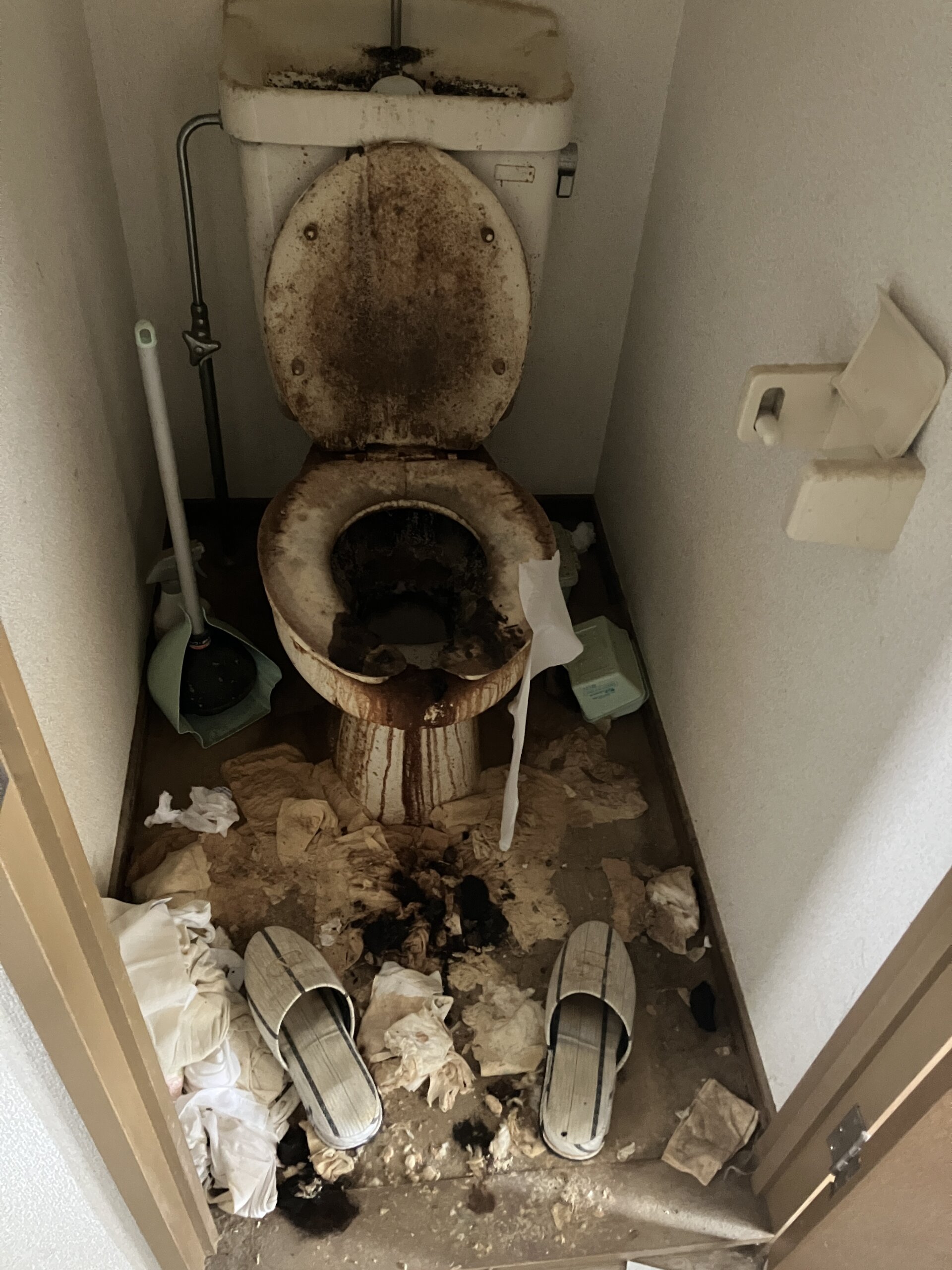 リノベ－ション前のトイレです。